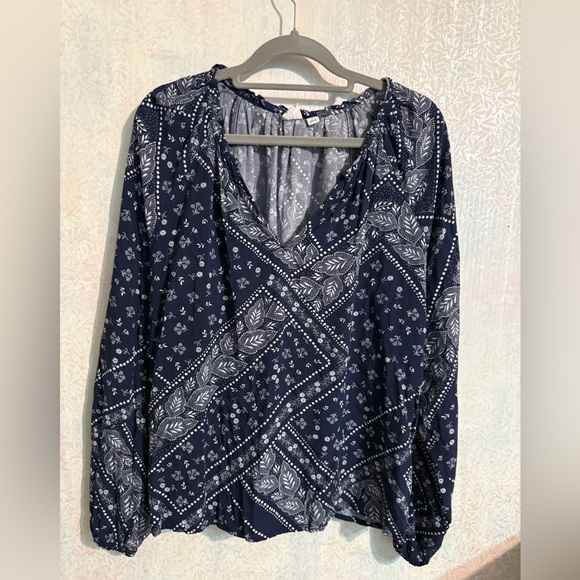 Gap Navy Blue Bandana Patterned Women's Top,   Sz Large, 100% Rayon - Picture 1 of 9